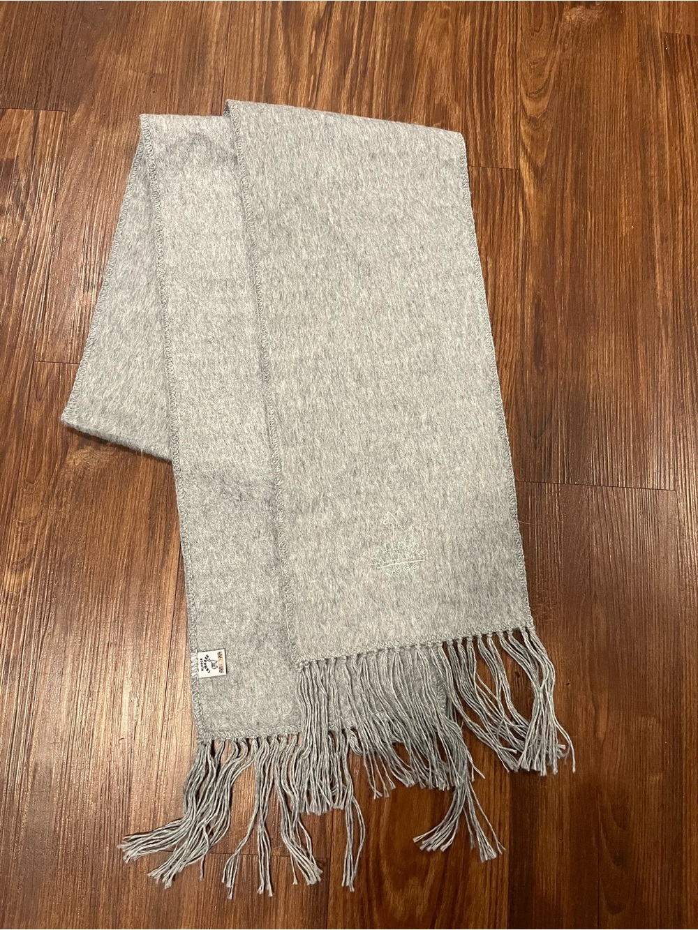 NWOT Alpaca Camargo Scarf Gray Peru With Fringe